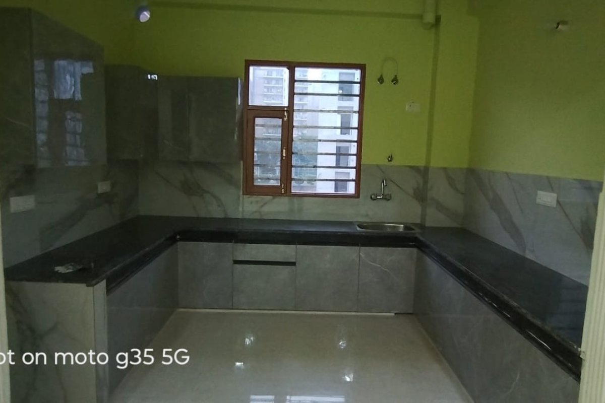 Independent Floor