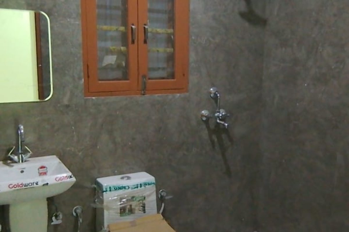 Independent Floor