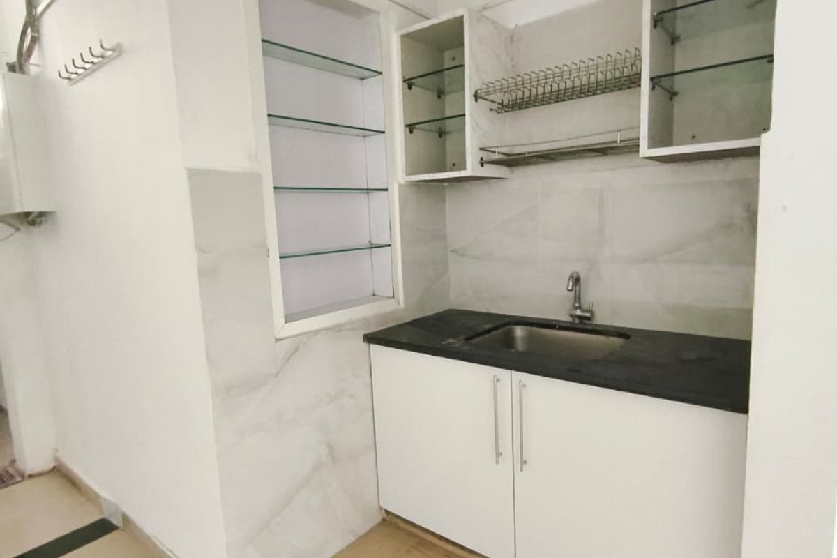 Independent Floor