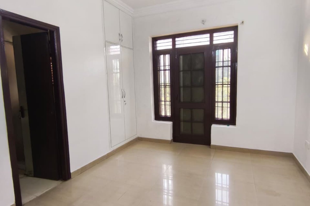 Independent Floor