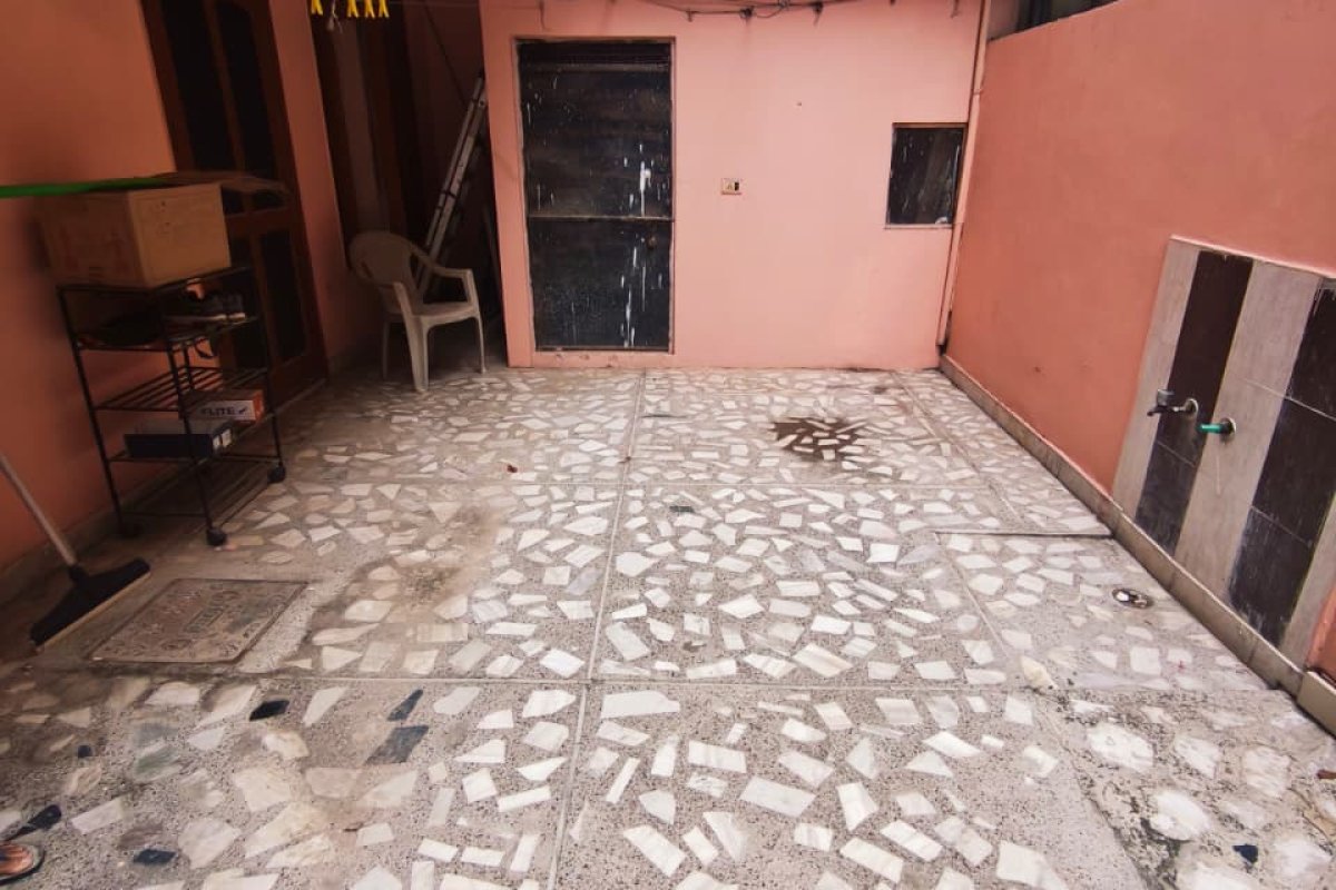 Independent Floor