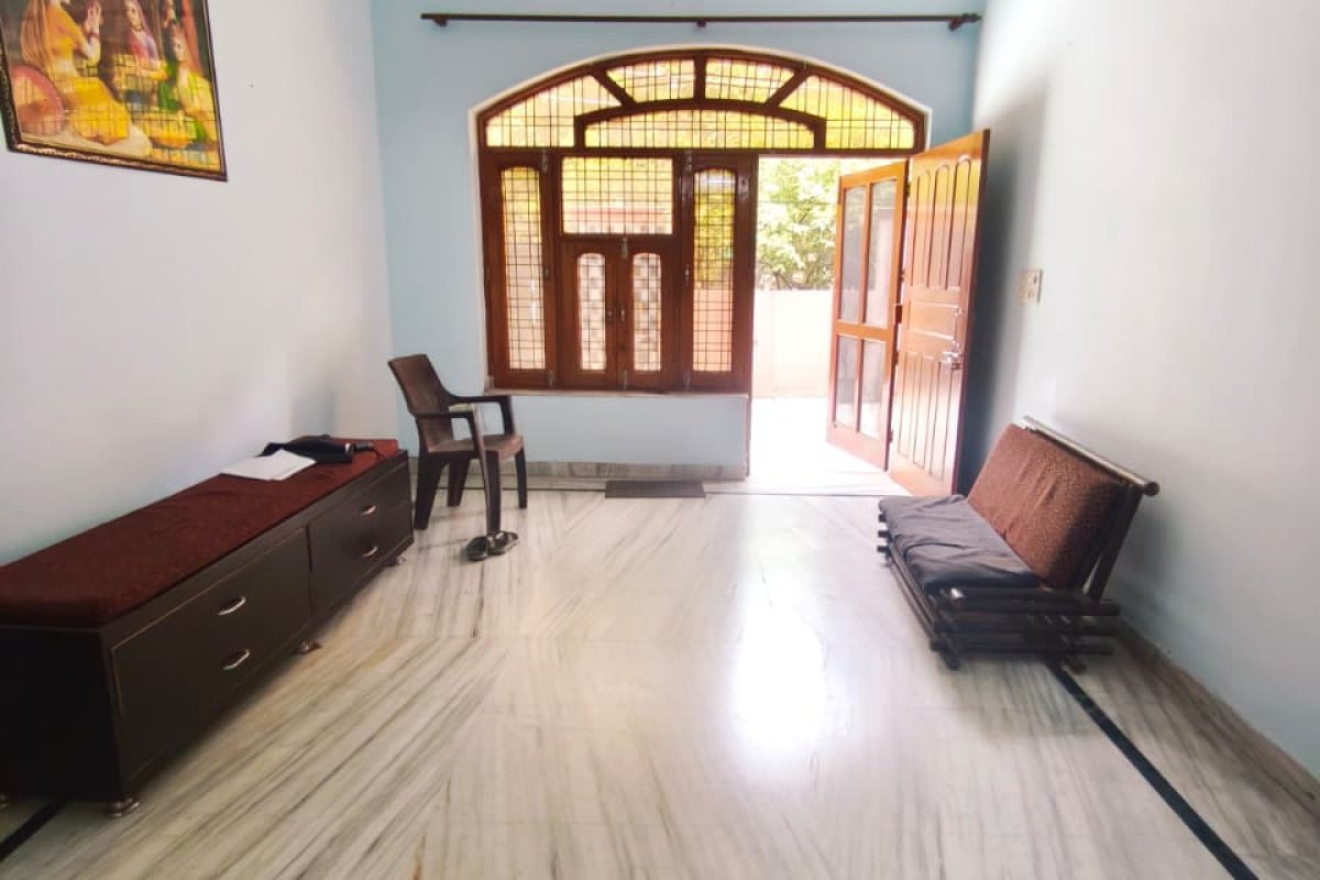 Independent Floor