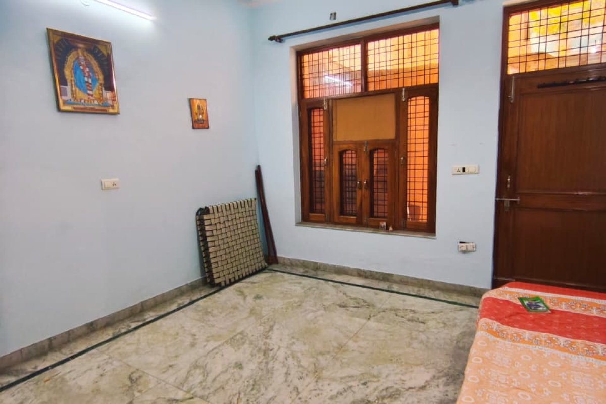 Independent Floor