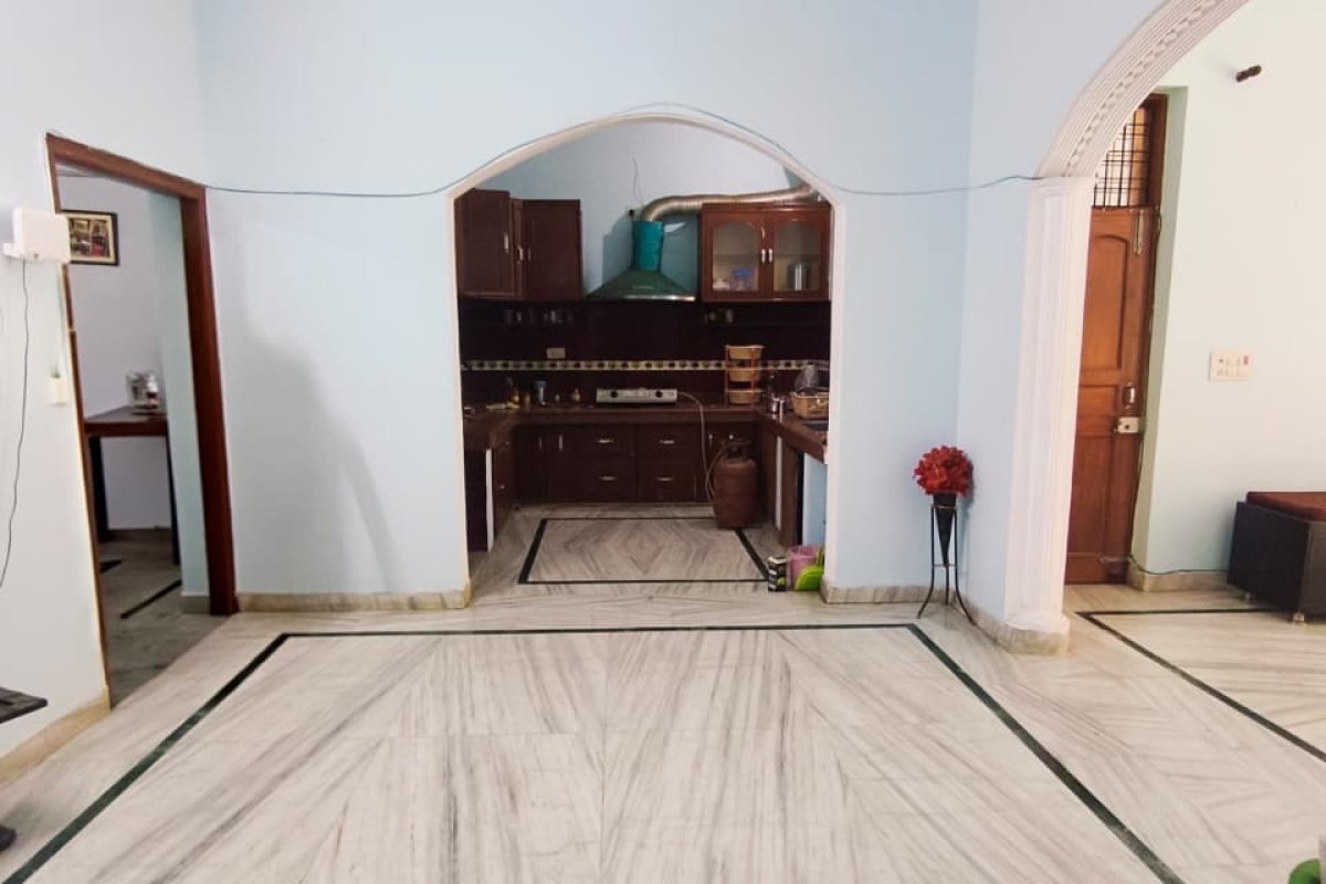 Independent Floor
